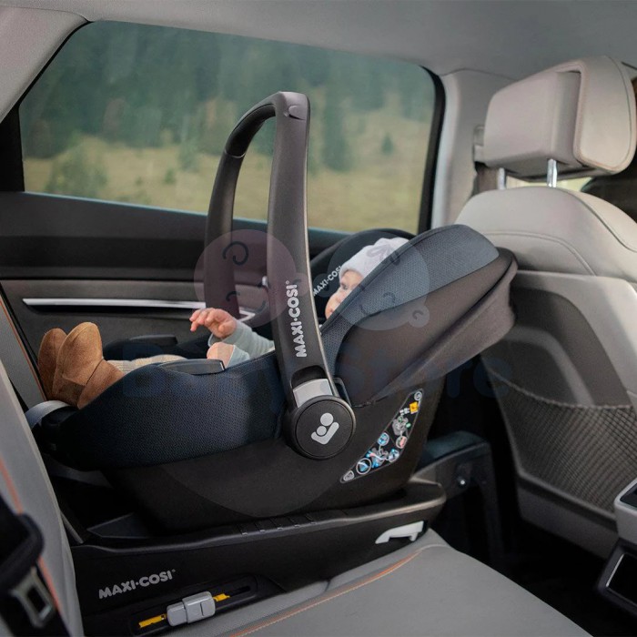 MAXI-COSI CabrioFix i-Size Essential Black automobilinė kėdutė su Isofix baze
